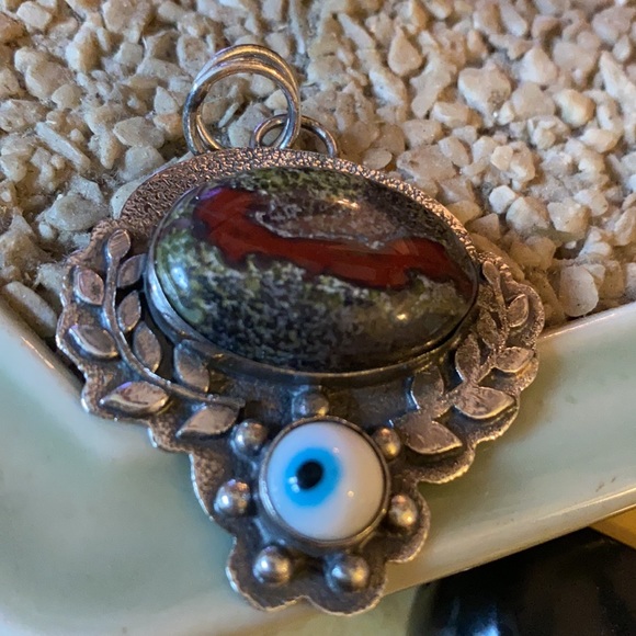 Vintage 925 grass garnet evil eye pendent - Picture 3 of 4